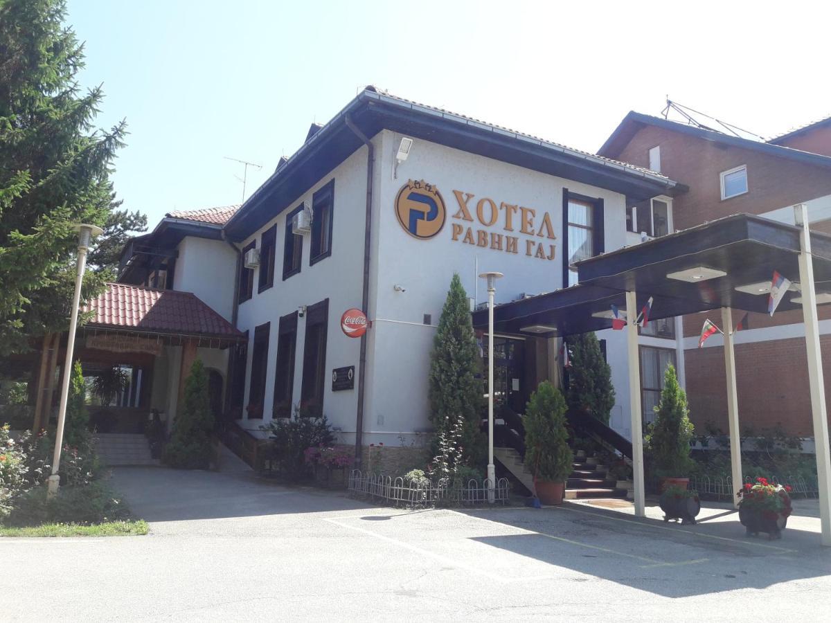 Hotel Ravni Gaj Knic Exterior photo